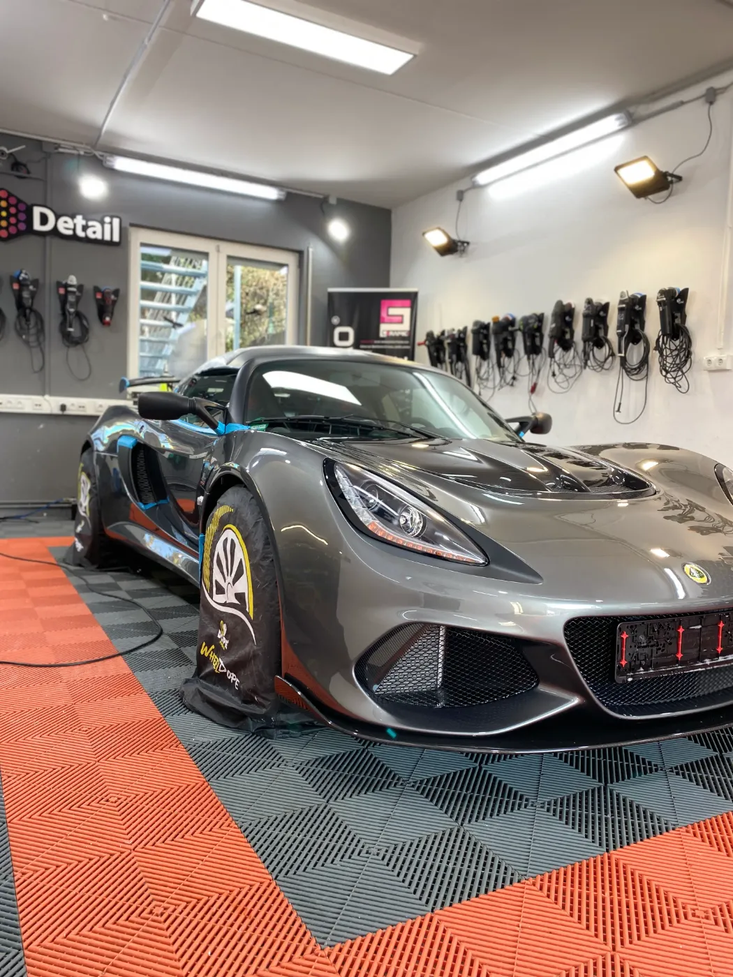 Lotus nach professioneller Fahrzeugaufbereitung