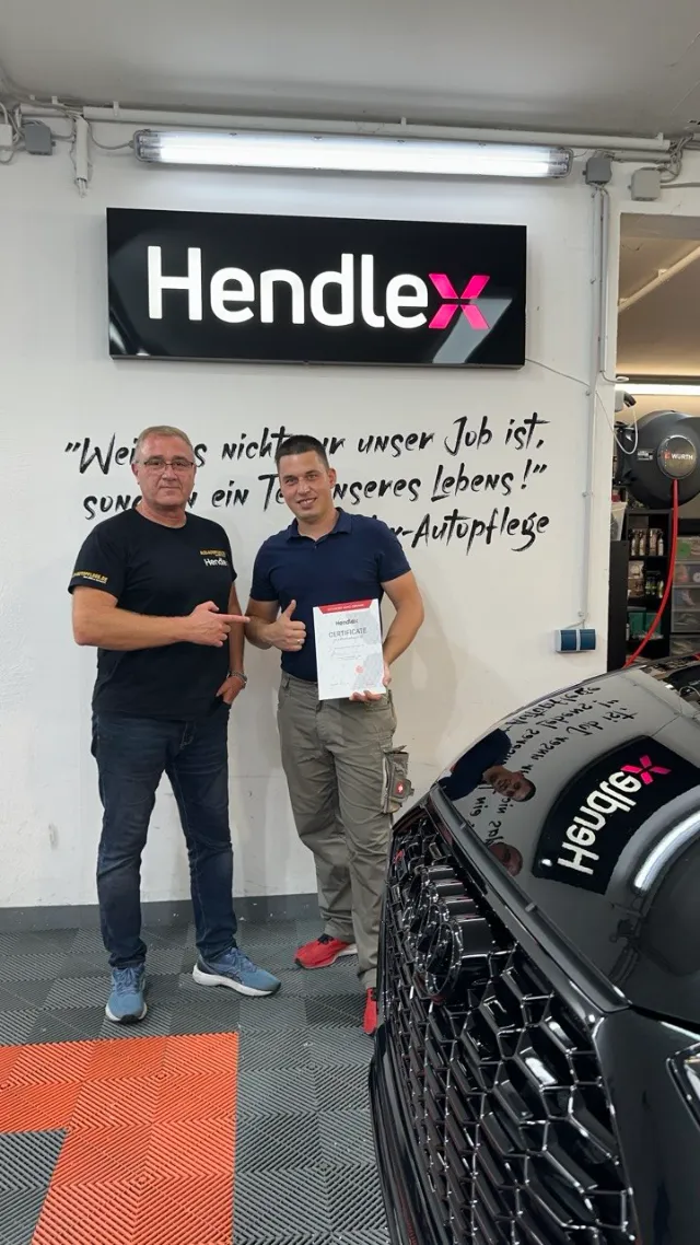 Teilnehmer mit Hendlex-Zertifikat „Authorized Applier“ nach der Keramik-Ausbildung in Schwelm